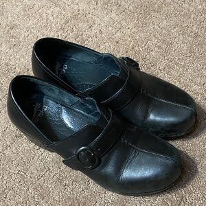Dansko Black Leather Slip-On Size 36 (6) Loafers with Buckle Accent